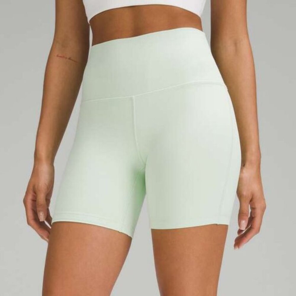 Lululemon Women's Align High-Rise Short 6 - Light Green
